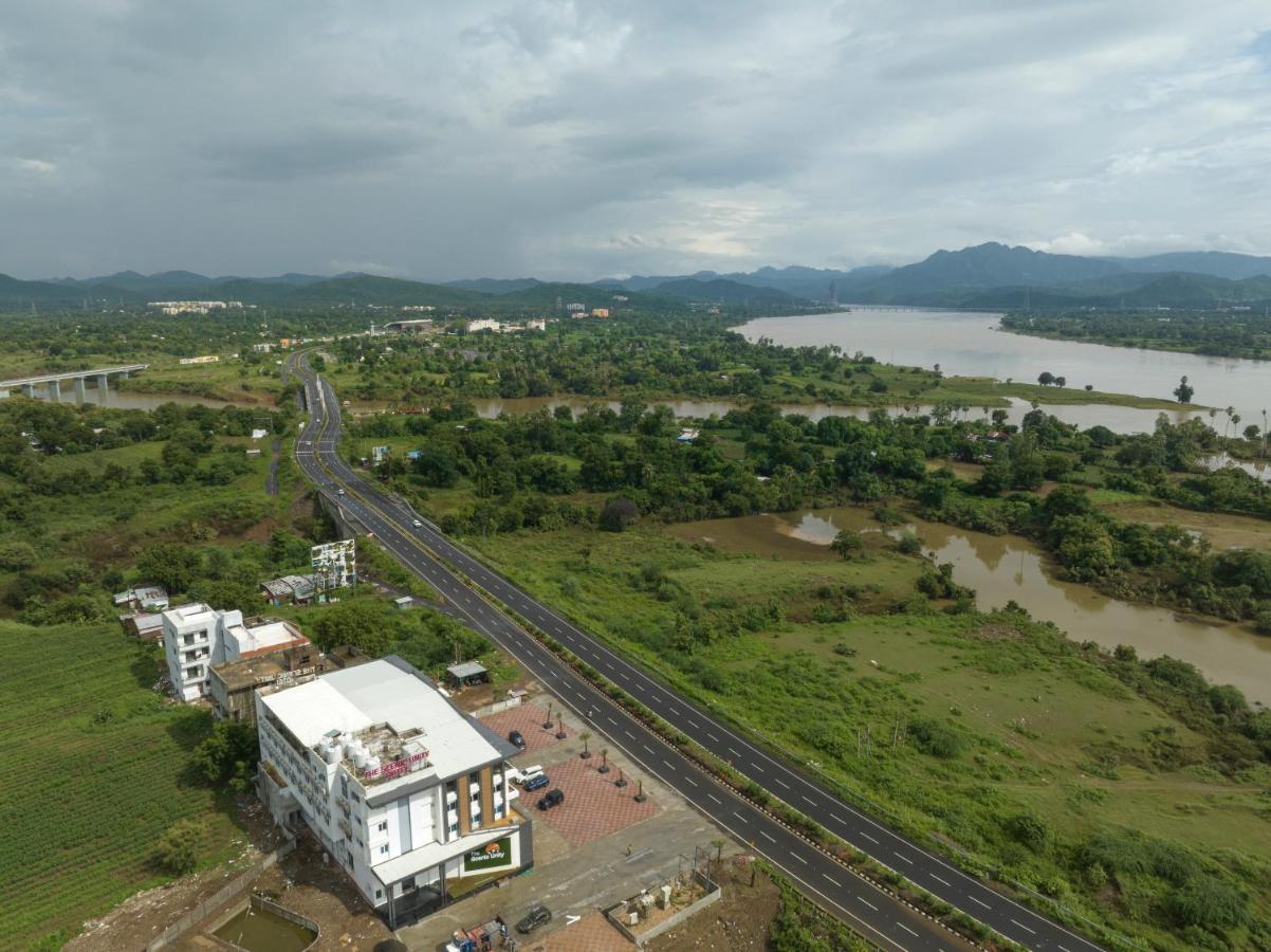 Hotel The Scenic Unity Garudeshwar Esterno foto