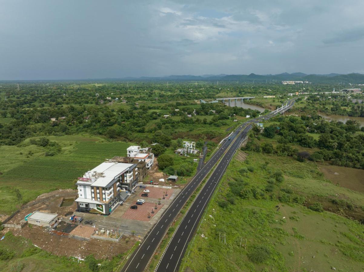 Hotel The Scenic Unity Garudeshwar Esterno foto
