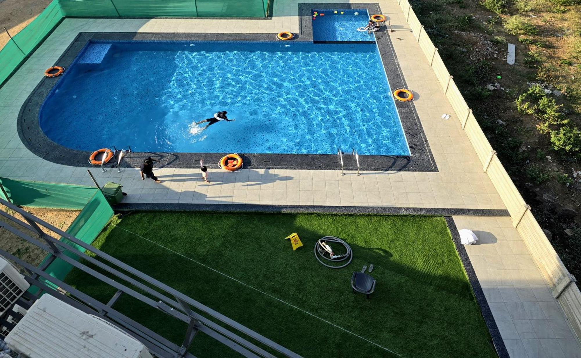 Hotel The Scenic Unity Garudeshwar Esterno foto