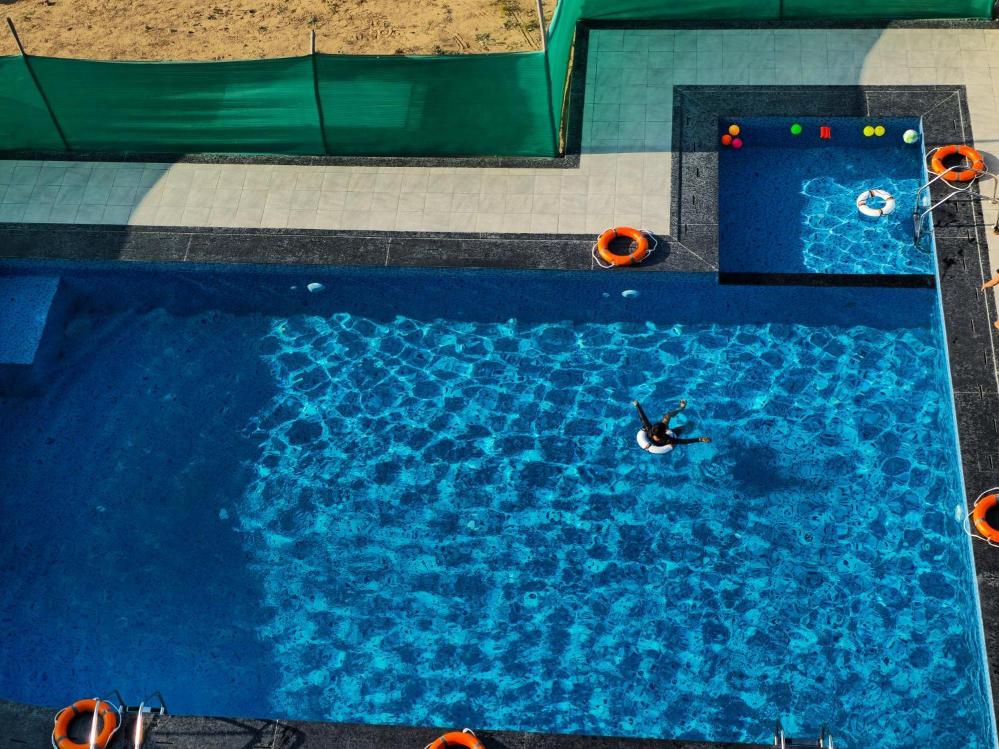 Hotel The Scenic Unity Garudeshwar Esterno foto