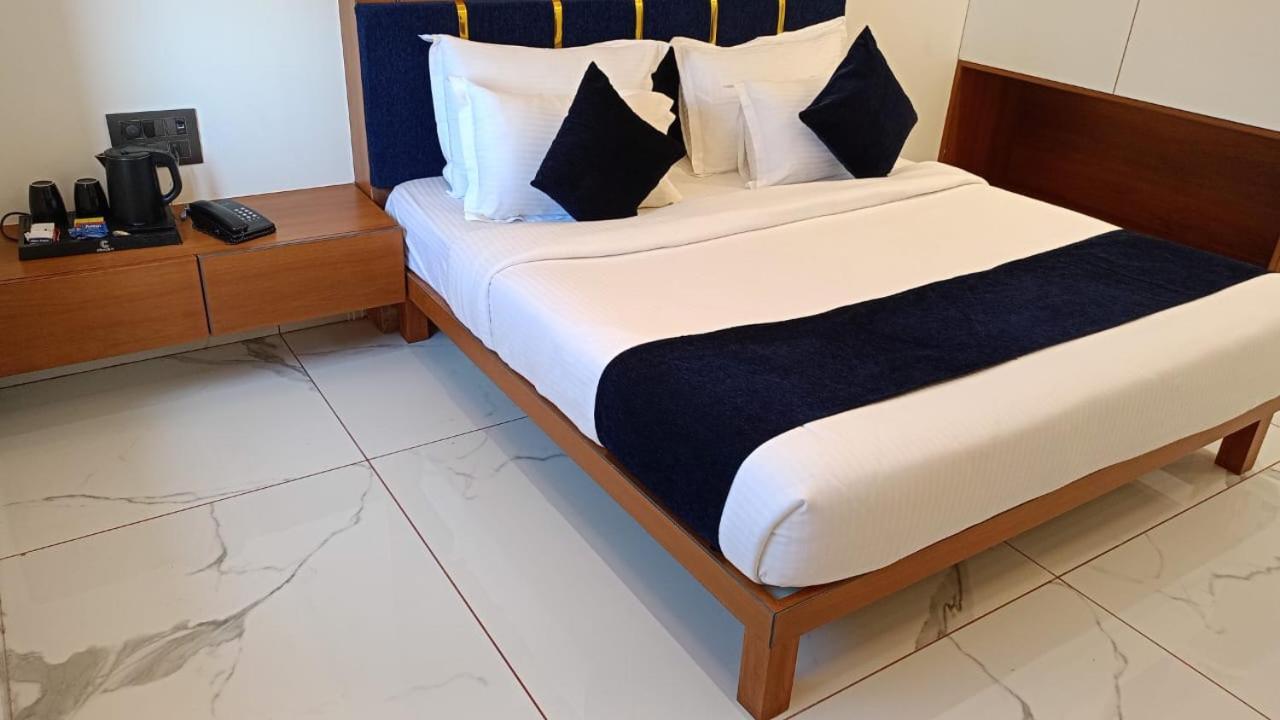 Hotel The Scenic Unity Garudeshwar Esterno foto